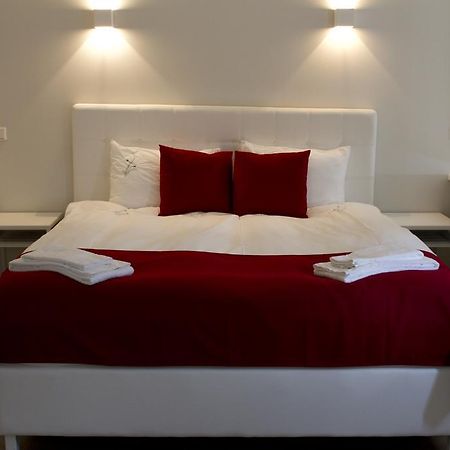 Graystone Guesthouse Sandgerthi Екстер'єр фото