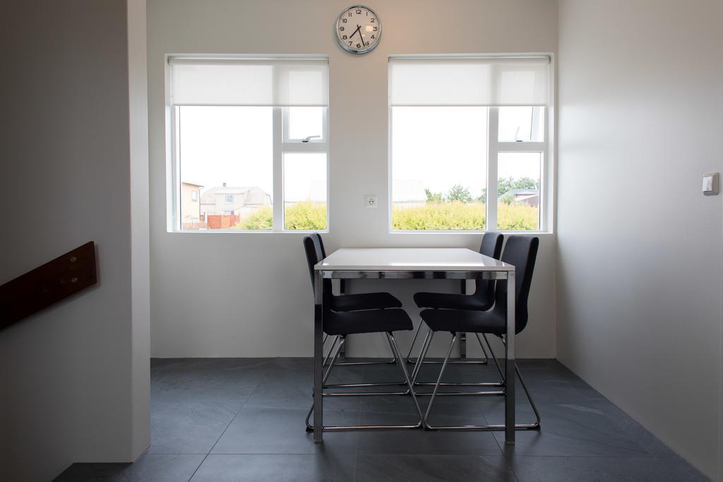 Graystone Guesthouse Sandgerthi Екстер'єр фото