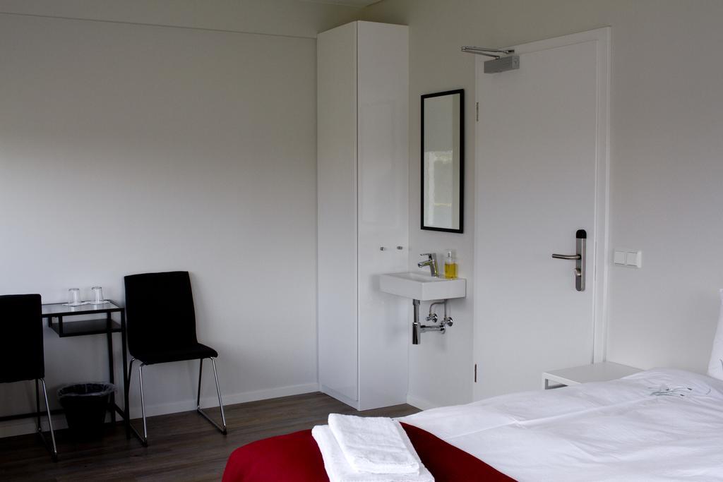 Graystone Guesthouse Sandgerthi Екстер'єр фото