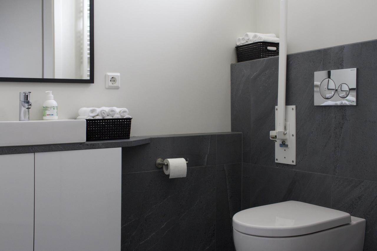 Graystone Guesthouse Sandgerthi Екстер'єр фото